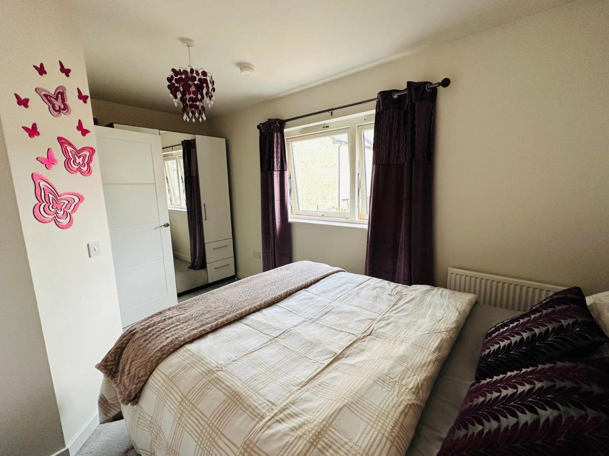 Modern 3 Bed Villa With Free Parking And Garden Close To City Center And Edinburgh Airport Exterior photo